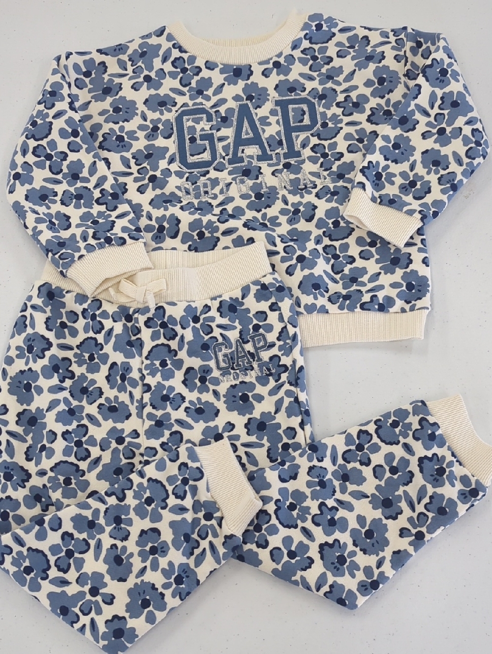 GAP Cream and Blue Floral Sweatshirt & Joggers Set
